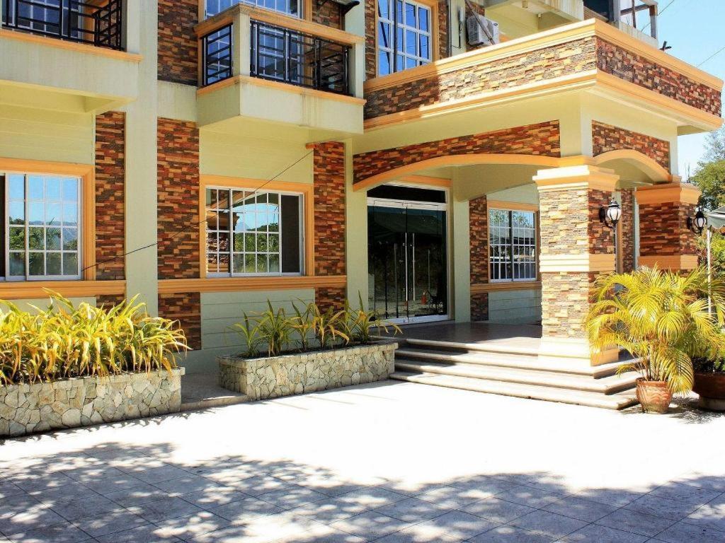 Dureme Mansion Hotel And Resort Castillejos Exterior photo